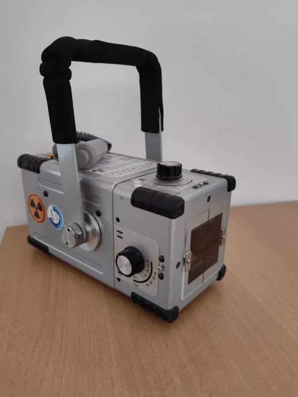 Das GIERTH TR90/30 ist die perfekte Lösung für die mobile Außenpraxis.